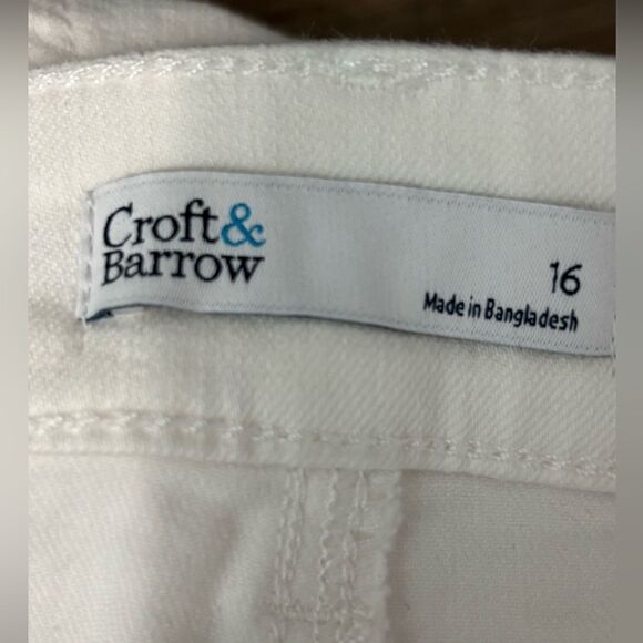 NWT Croft & Barrow Mid-Rise Cropped White Pants Jeans Plus Size 16 Eyelet Hem - Picture 8 of 11
